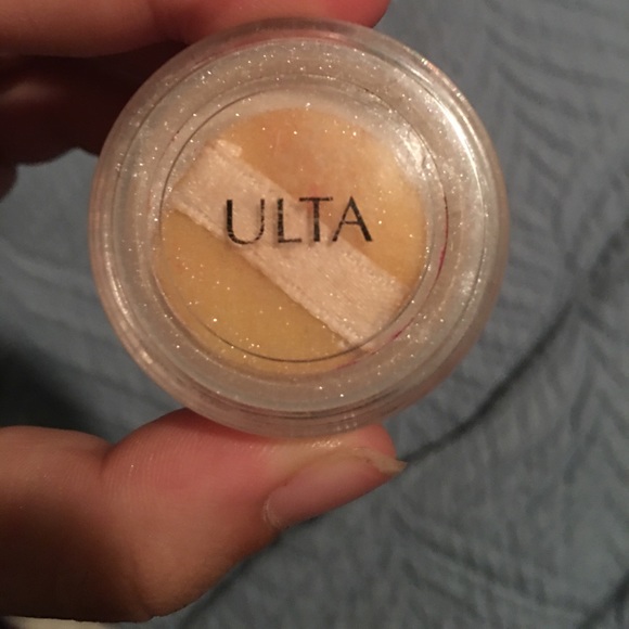 Makeup - Picture 4 of 8