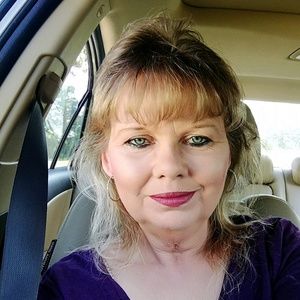 Meet your Posher, Brenda