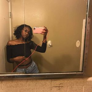 Meet your Posher, Mikayla