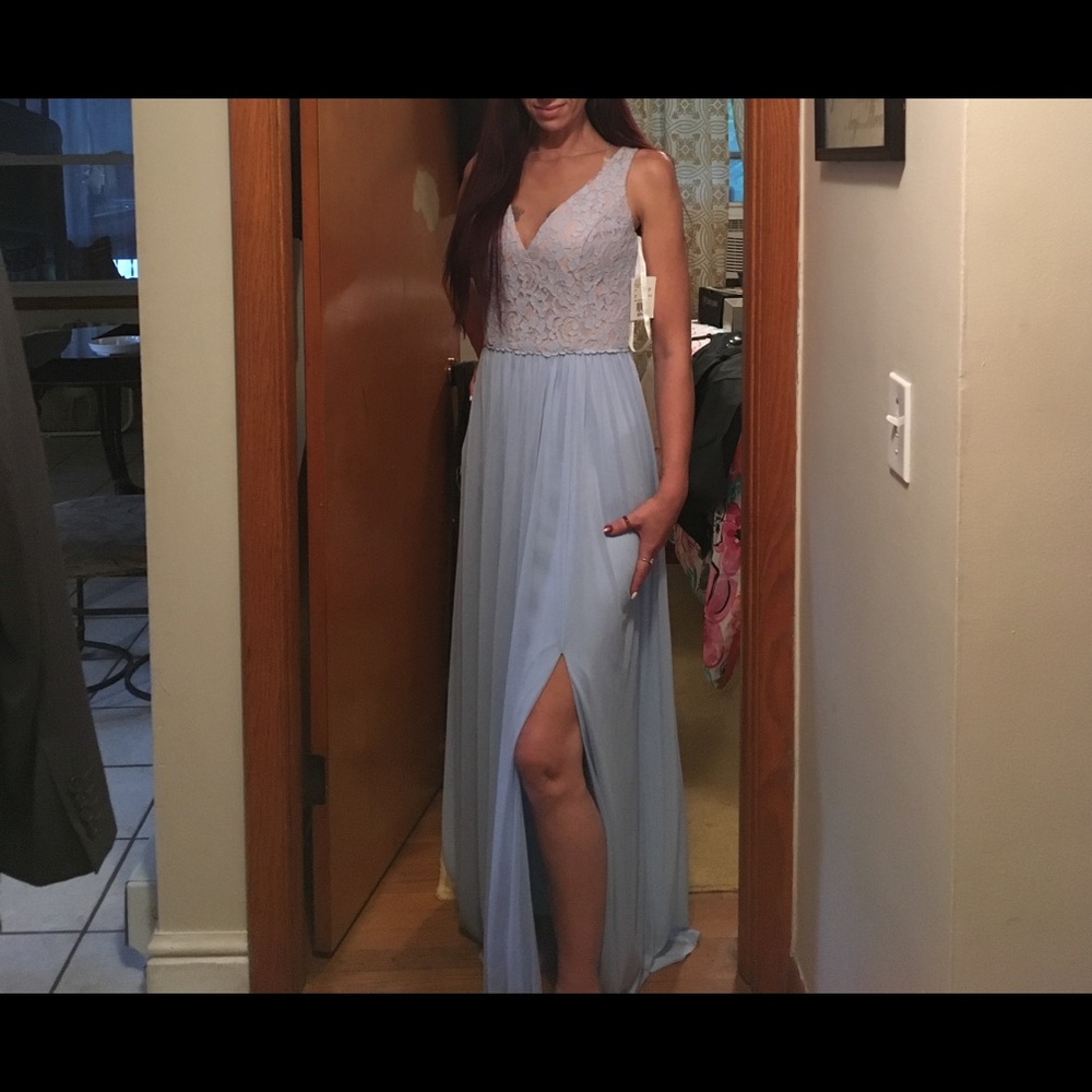 New 178.00 David bridal gown sz 6 its equisite