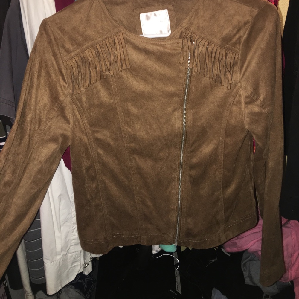 A jacket - Picture 2 of 3