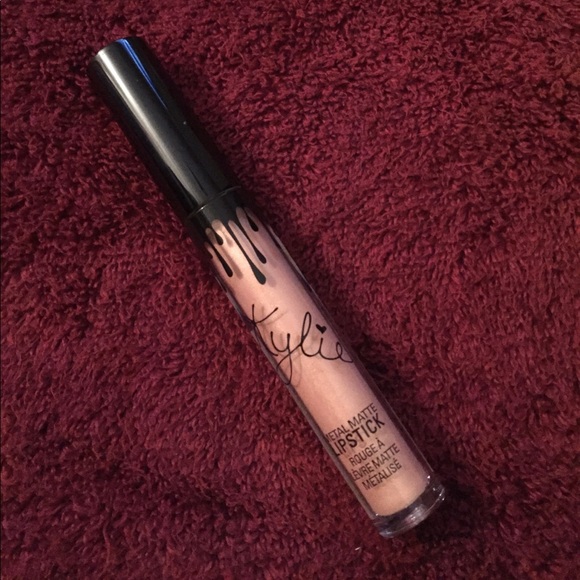 Kylie Cosmetics Metal Matte Lipstick - Picture 2 of 4