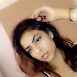 Meet your Posher, Ayesha