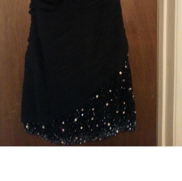 Clothing - Picture 3 of 3