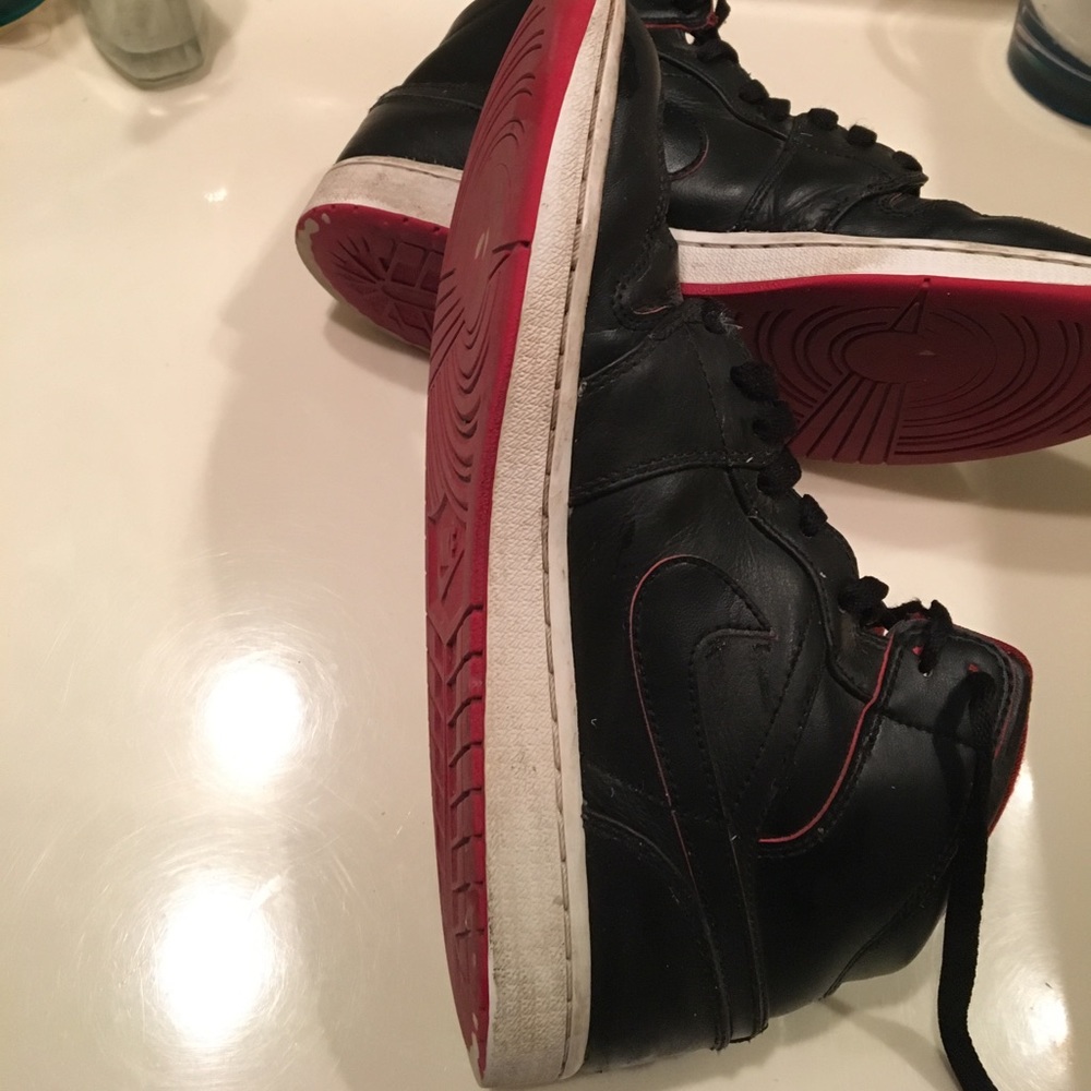 Air Jordan 1 Mid Black/Black-White-Gym Red - Picture 5 of 8