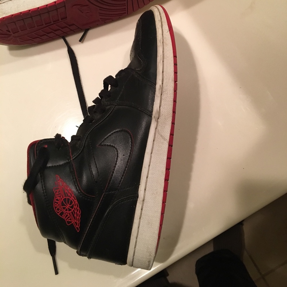 Air Jordan 1 Mid Black/Black-White-Gym Red - Picture 6 of 8