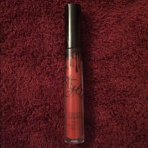 Kylie Cosmetic liquid lipstick in 'Mary Jo K'