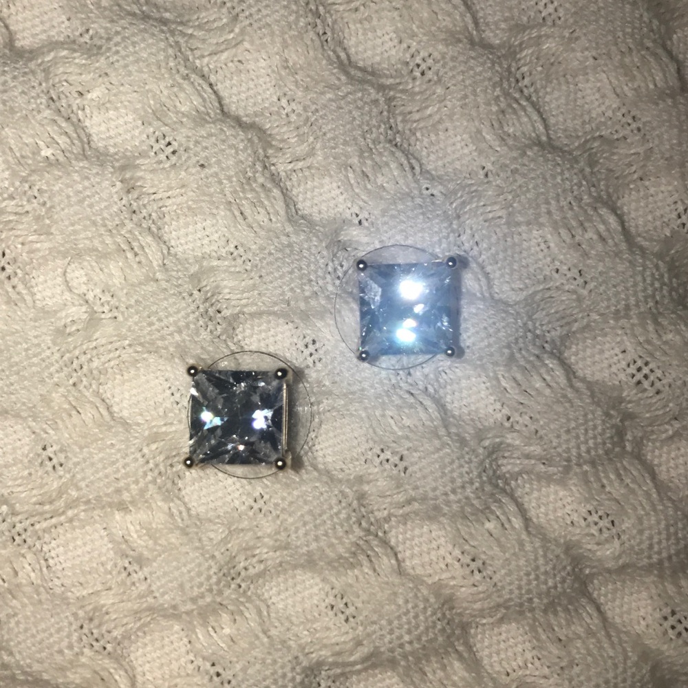 Diamond earrings / worn once!