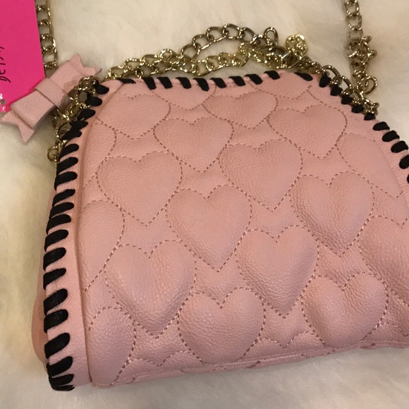 1 Hr! NWT Betsey Johnson quilted heart crossbody - Picture 5 of 10