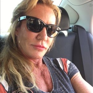 Meet your Posher, Diane