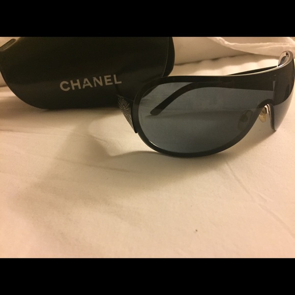 Chanel Sunglasses main image 6