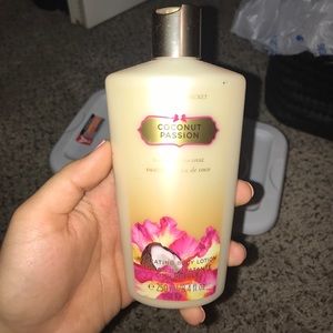 VS coconut passion lotion
