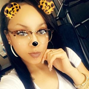 Meet your Posher, Symone solo'misunderstood