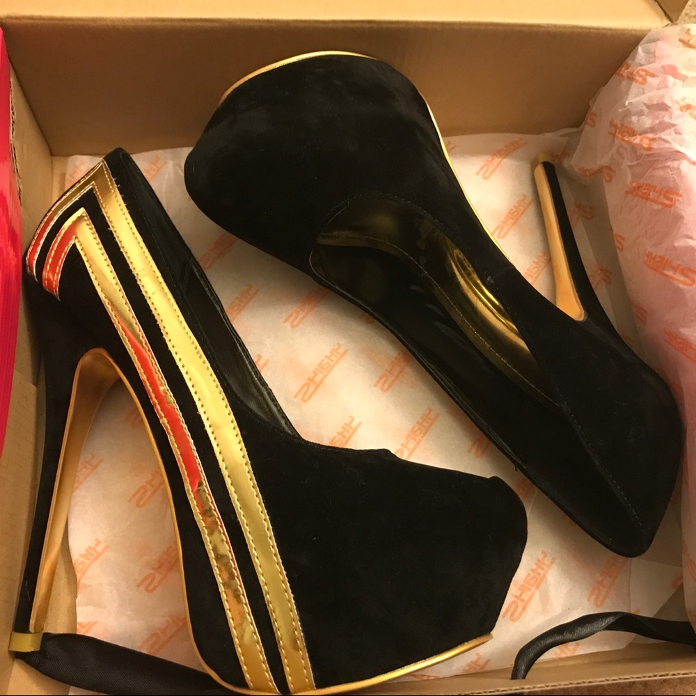 Shiekh Black/Gold Velvet Heels