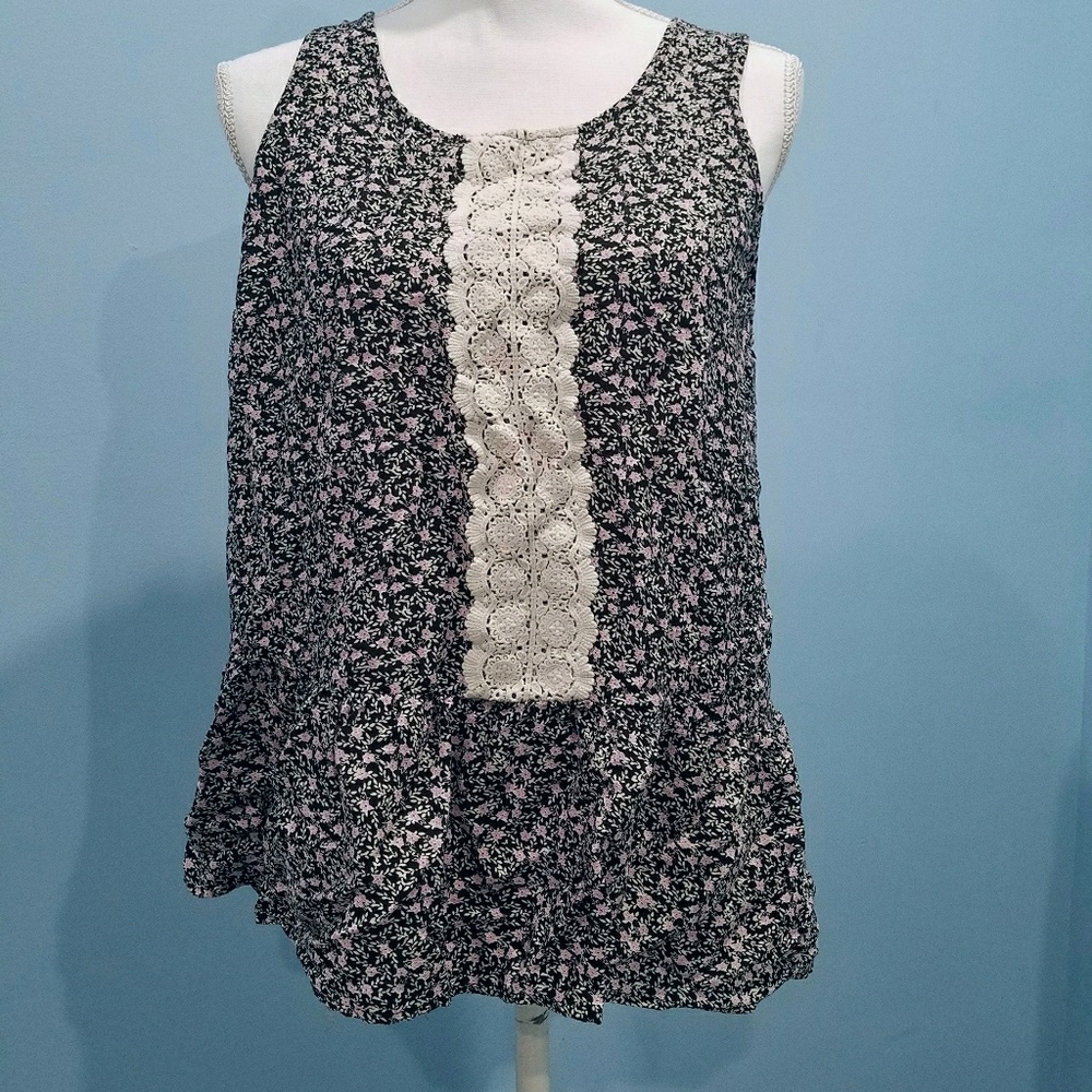 Xhilaration Floral lace peplum sleeveless top