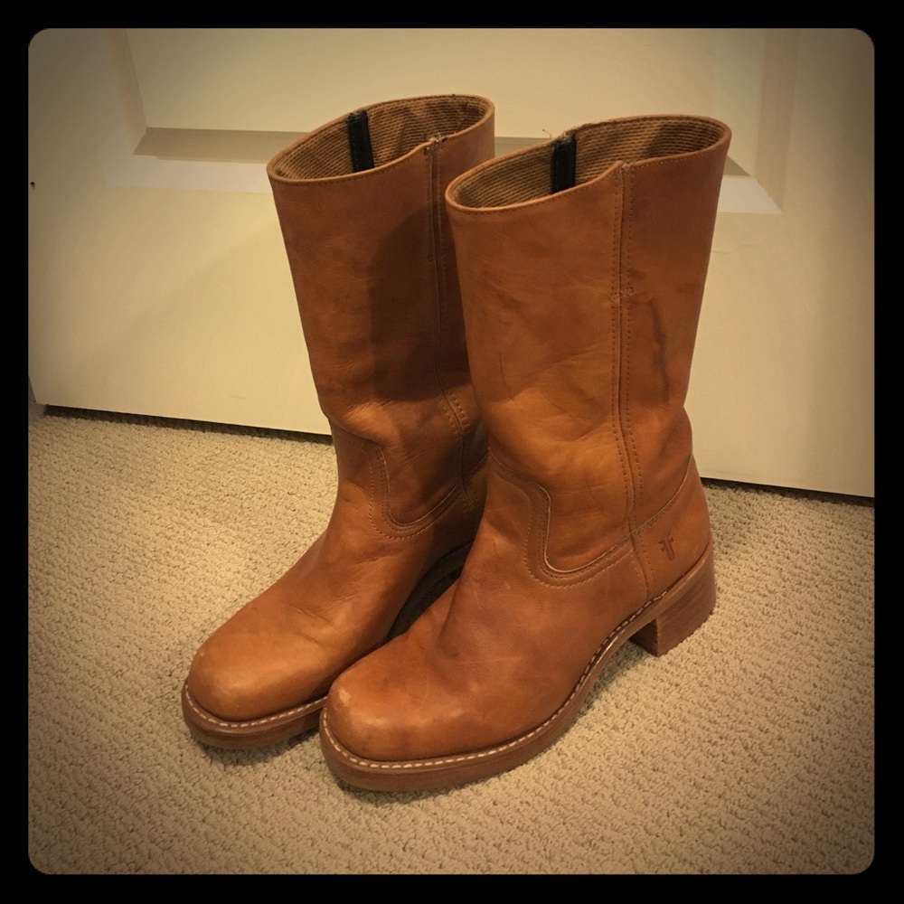 Classic Frye leather boots! (Size 8.5 M)