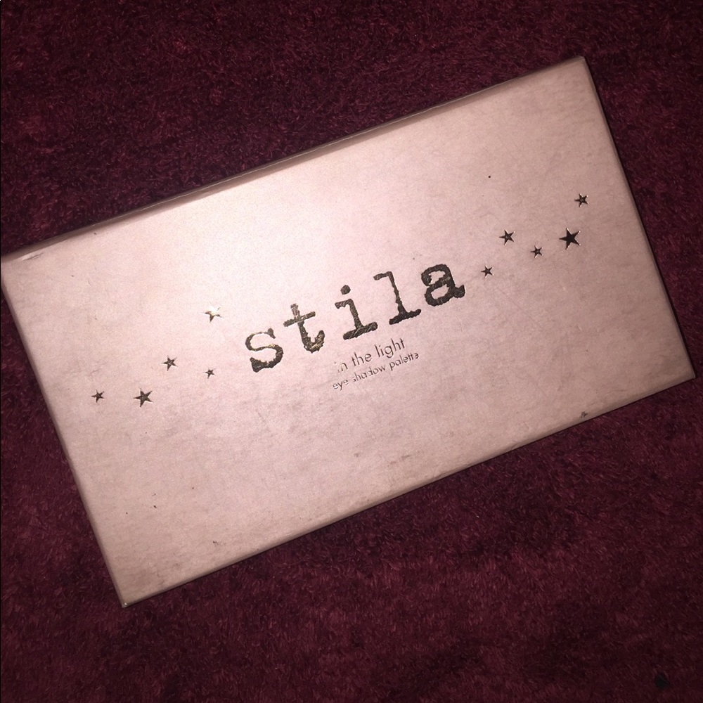 Stila In The Light Shadow Palette