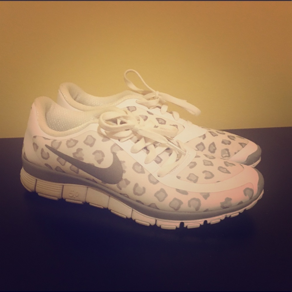 Nike Free 5.0 w/Animal Print Size 7.5