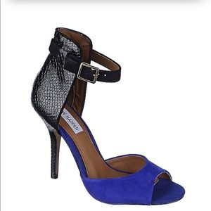 Steve Madden Size 9 Blue and Black Heel