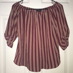 Off the shoulder shirt 😍💕