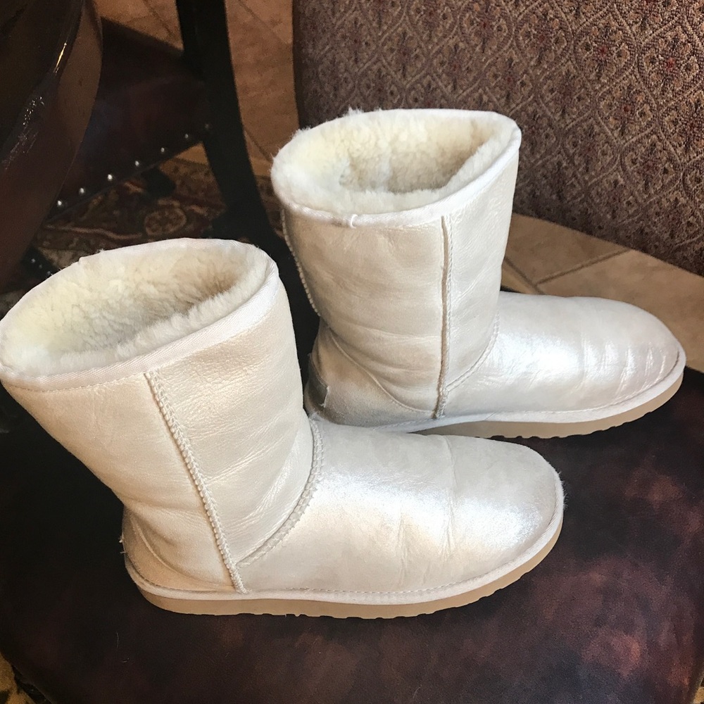 UGG Gold Shimmery Boots SIZE 8 Worn Twice