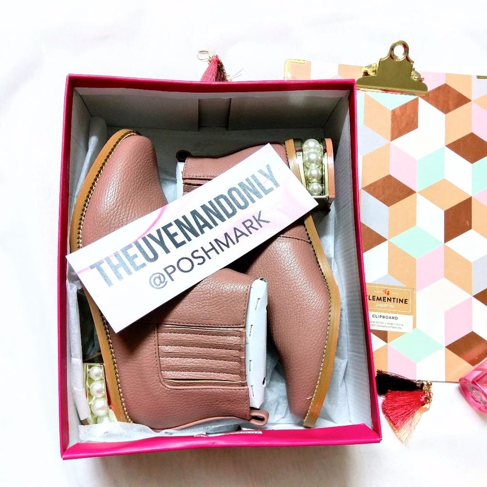 🎉HPx2🎉SALE Catherine Malandrino Rose Gold Bootie - Picture 3 of 8