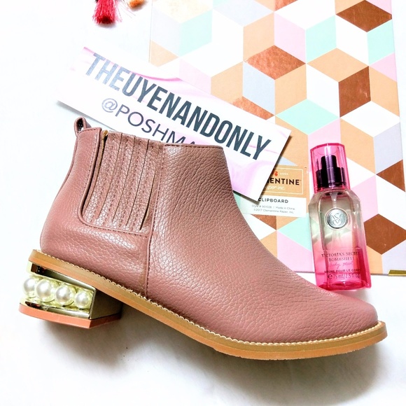 🎉HPx2🎉SALE Catherine Malandrino Rose Gold Bootie - Picture 2 of 8