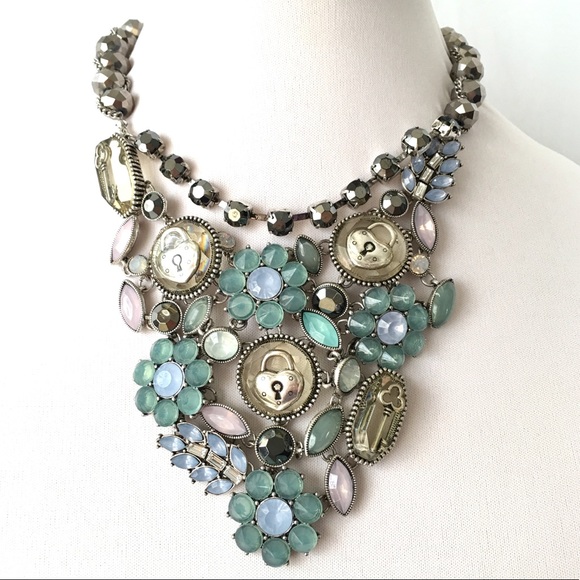 Betsey Johnson  'Lady Lock' LG Bib Necklace/Earrings  NWT/RARE! - Picture 2 of 9