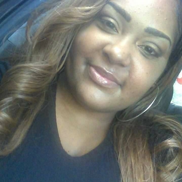 Meet your Posher, Cameya - Picture 1 of 1