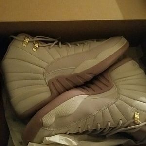 Jordans Retro 12