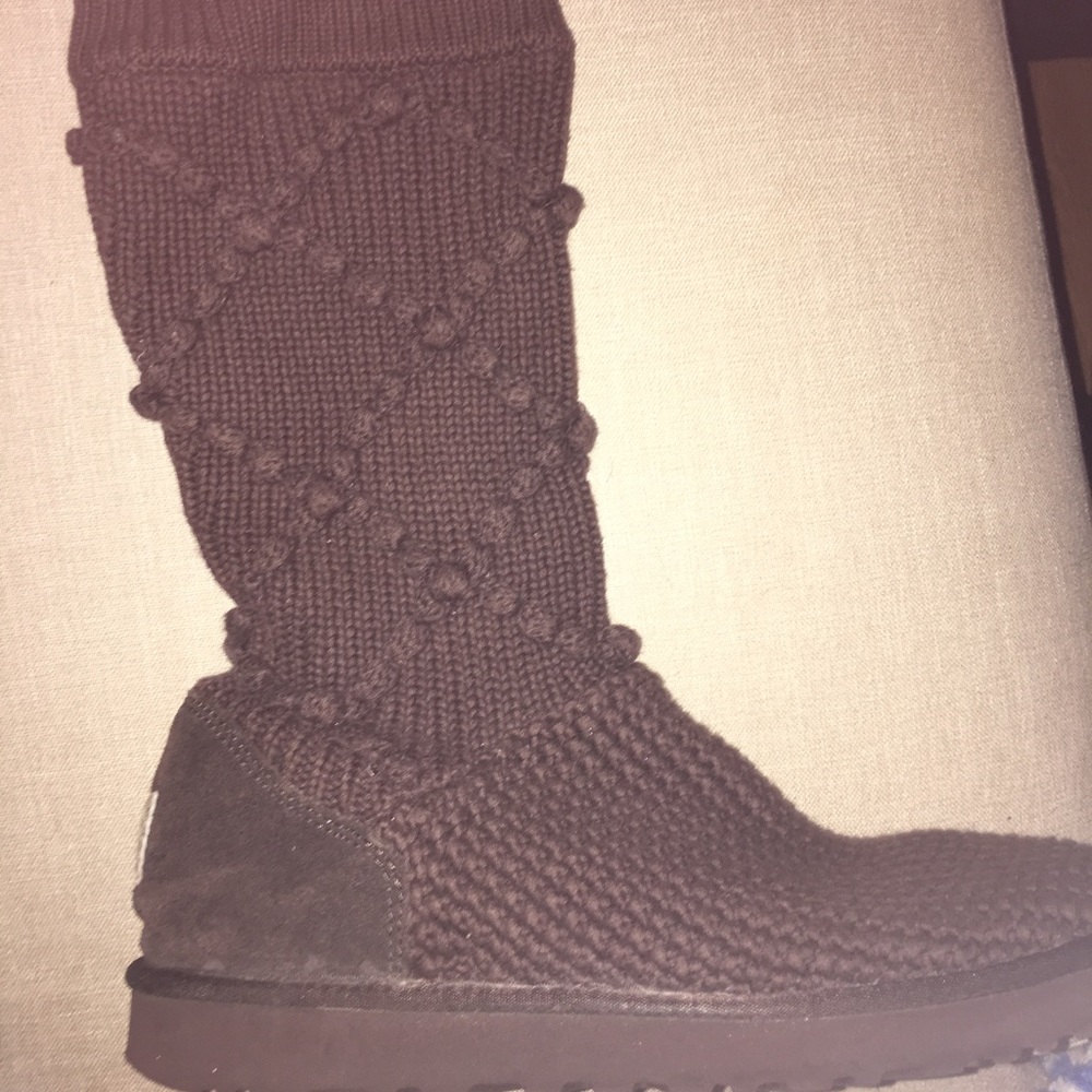 Euc chocolate sweater uggs