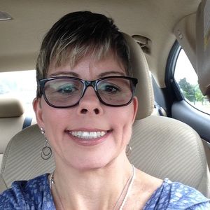 Meet your Posher, Debbie