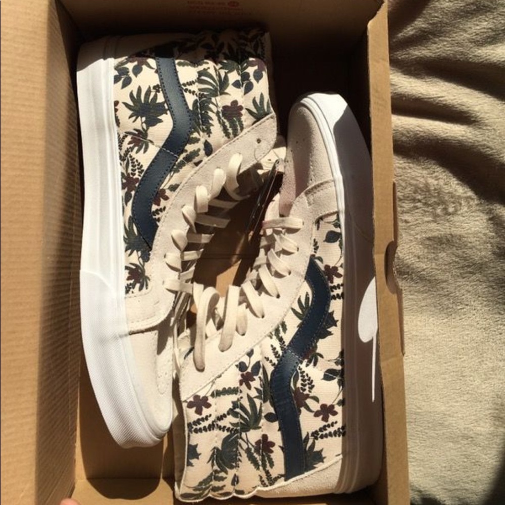 Men's sk8-hi vans size 10.5