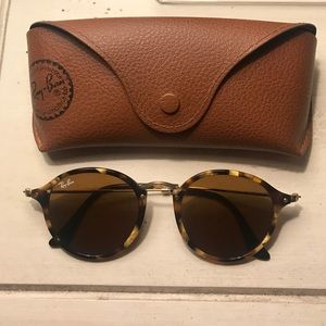 Ray-Ban Round Fleck