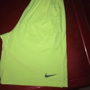 Nike Men's Dri-Fit Fly 2.0Volt-XL Size: Sm