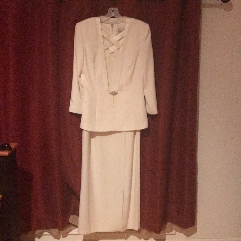 Elegant cream dress