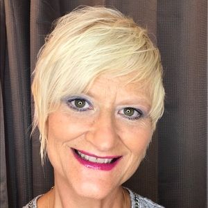 Meet your Posher, Johna