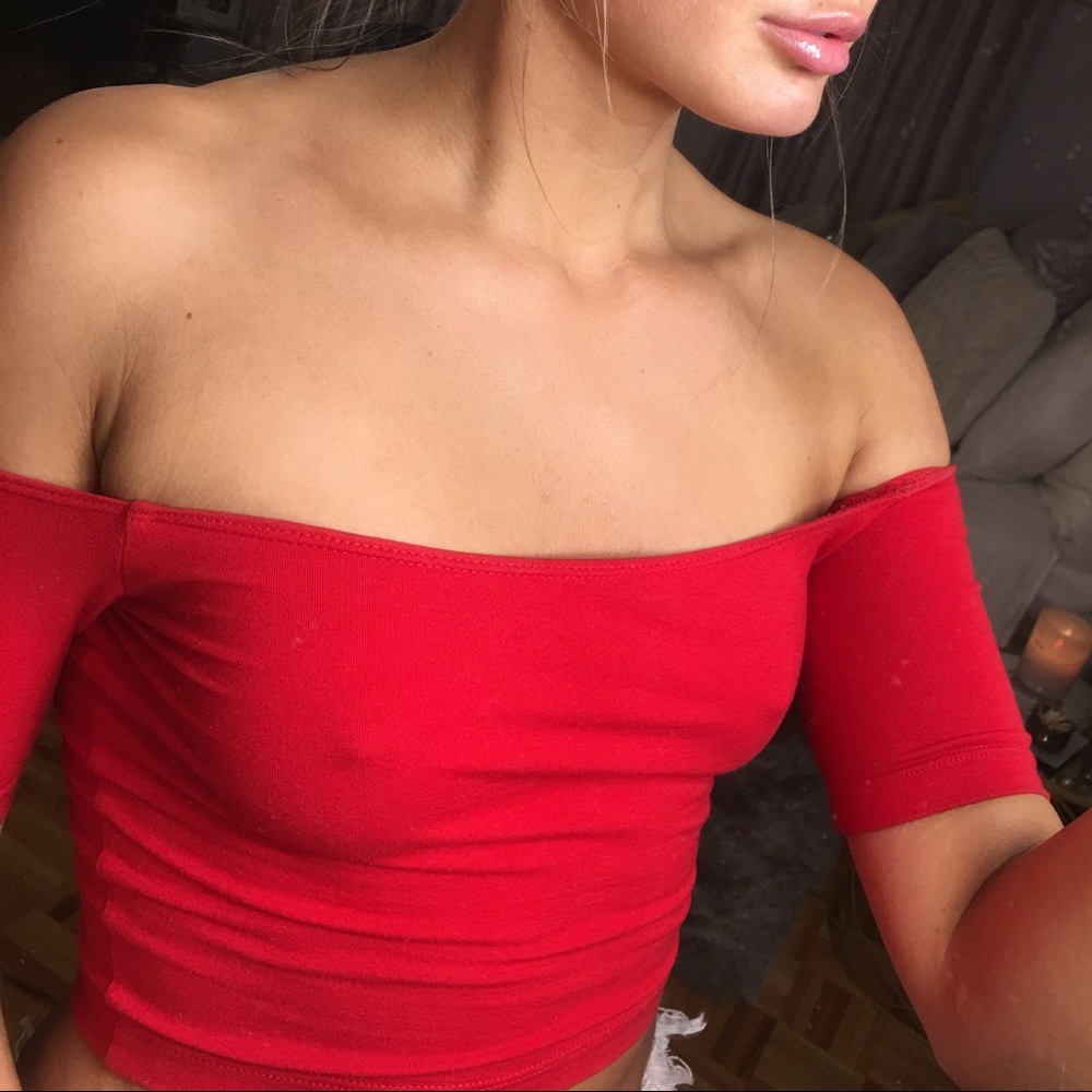 Red Crop Top ~ American Apparel ❤️