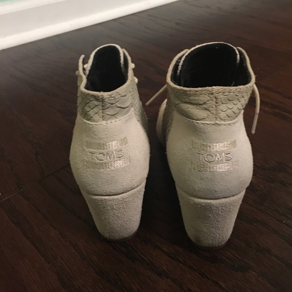 Toms Creme Suede Desert Snake Wedge - Picture 4 of 6