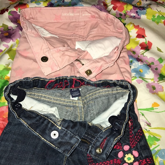 🎊*CLOSET CLEAN OUT SALE!*🎊 Pair of babyGap jeans - Picture 5 of 7