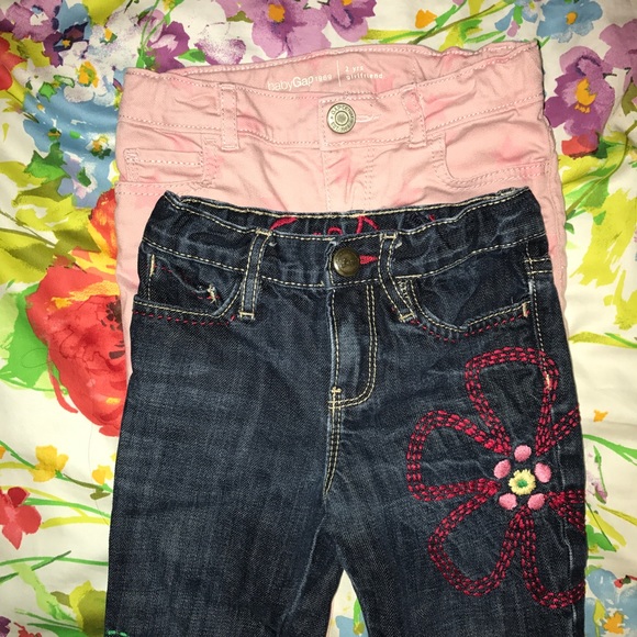 🎊*CLOSET CLEAN OUT SALE!*🎊 Pair of babyGap jeans - Picture 7 of 7