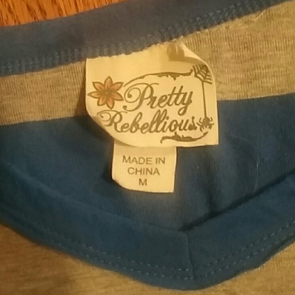 Shirt - Picture 2 of 3
