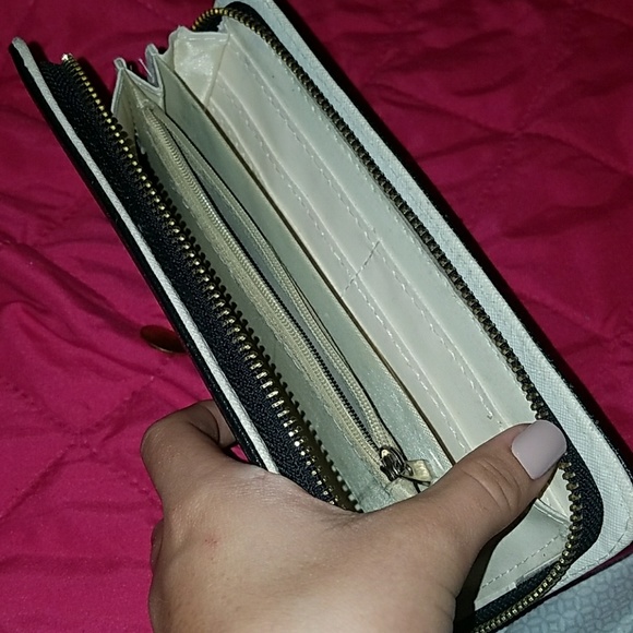 Walet - Picture 2 of 4