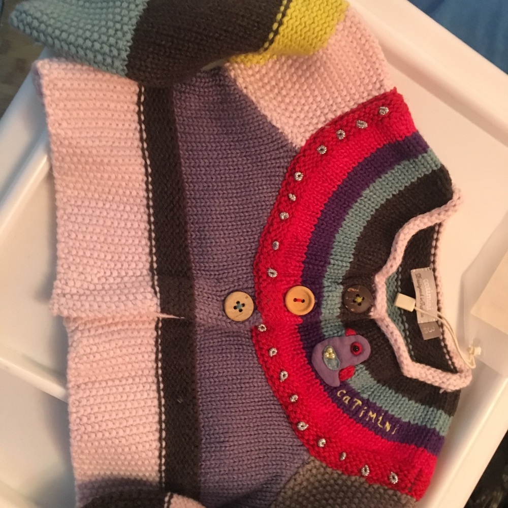 CATIMINI BUTTON UO SWEATER!