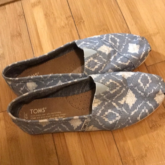 Toms Shoes - Toms size 7