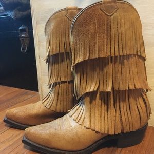 Fringe boots
