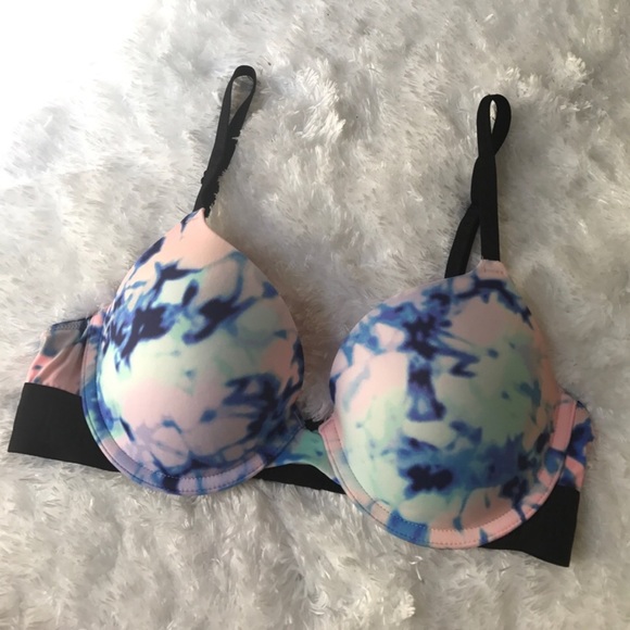 PINK Victoria's Secret Other - SALE VS wear everywhere bra