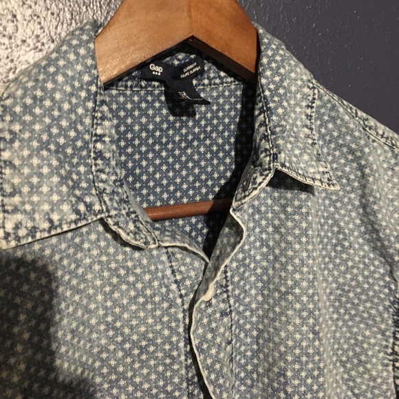 Vintage Style Button down. Light printed denim- S - Picture 2 of 2
