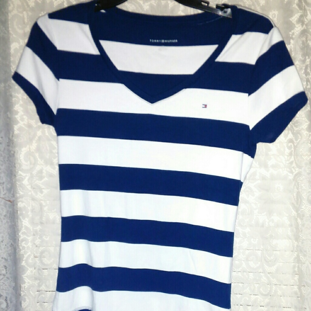 TOMMY HILFIGER TEE SHIRT - Picture 1 of 4