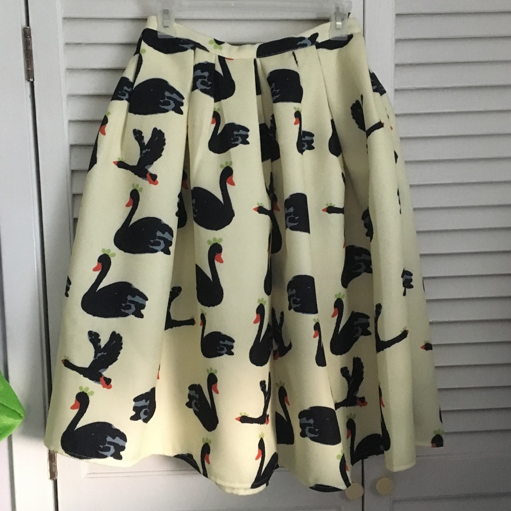 SWAN SKIRT🌾🌺